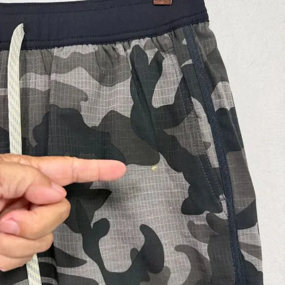 Vuori Stockton Shorts Men S Grey Black Compression Camouflage Workout Athletic